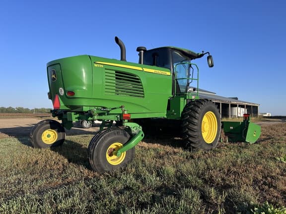 Image of John Deere W235 equipment image 3