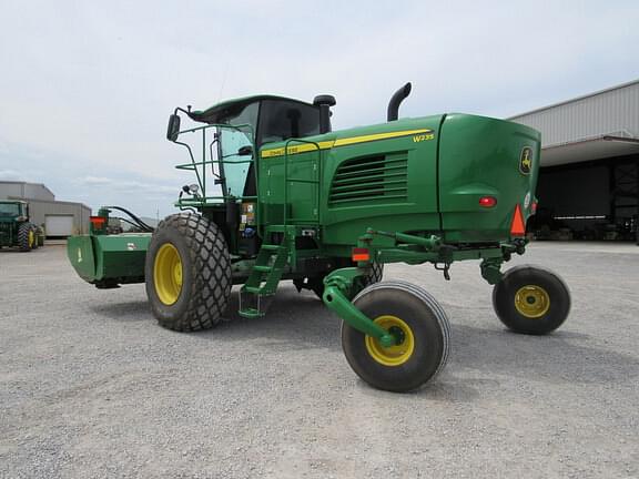 Image of John Deere W235 equipment image 2