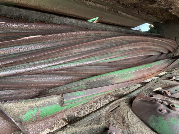 Image of John Deere W235 equipment image 3