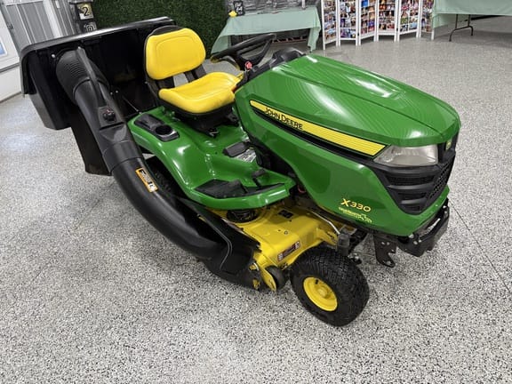 2021 John Deere X330 Equipment Image0