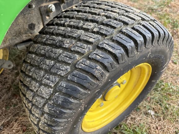 Image of John Deere X354 equipment image 4