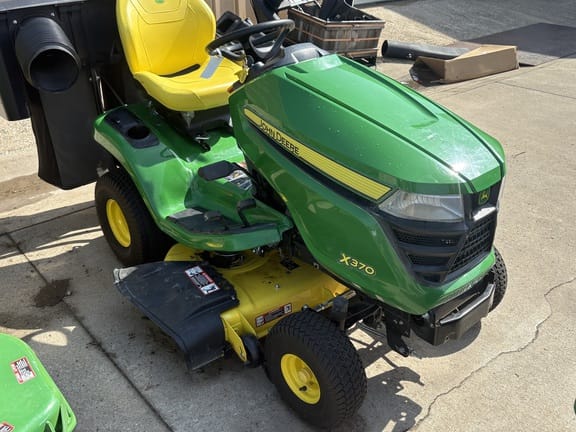 2021 John Deere X370 Equipment Image0