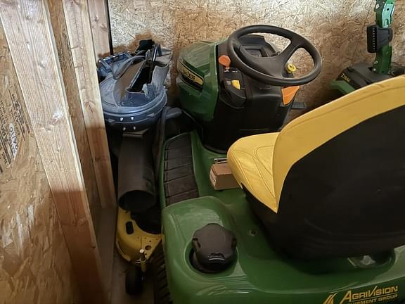 Image of John Deere X380 equipment image 3