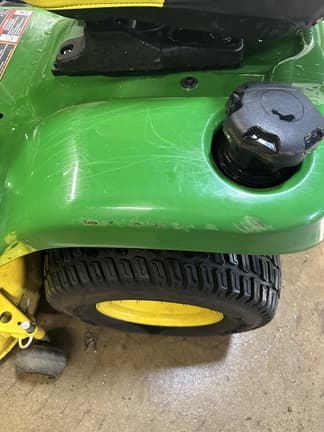 Image of John Deere X380 equipment image 4