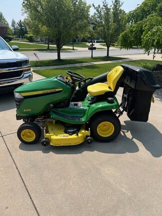 2021 John Deere X380 Equipment Image0