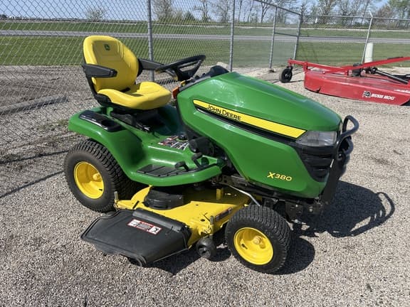Image of John Deere X380 equipment image 3