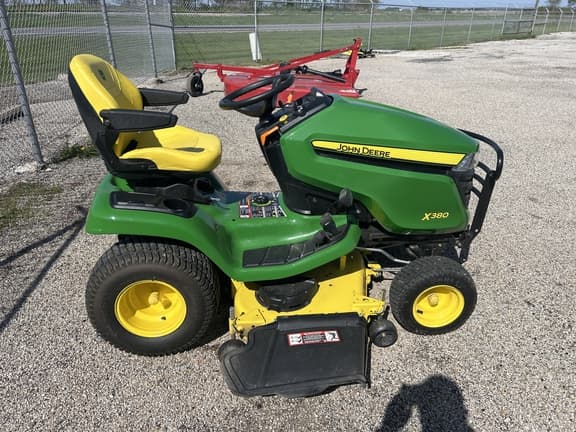 Image of John Deere X380 equipment image 4