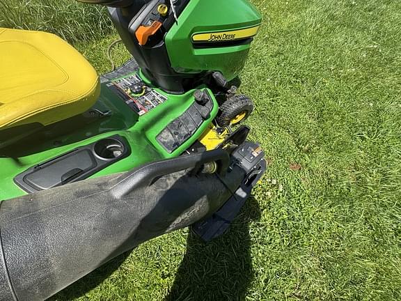 Image of John Deere X384 equipment image 4