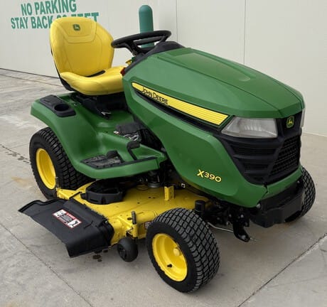 2021 John Deere X390 Equipment Image0