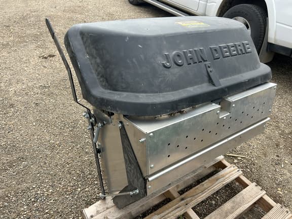 Image of John Deere X394 equipment image 4