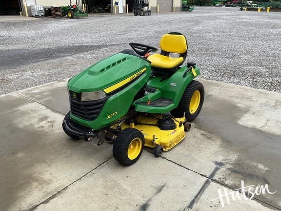Image of John Deere X570 equipment image 3