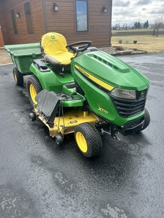 Image of John Deere X570 equipment image 3