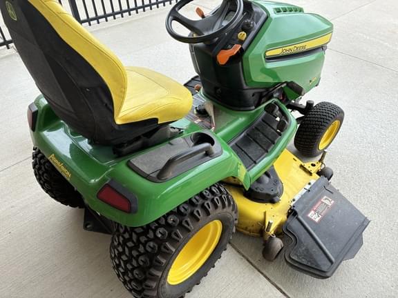 Image of John Deere X580 equipment image 3