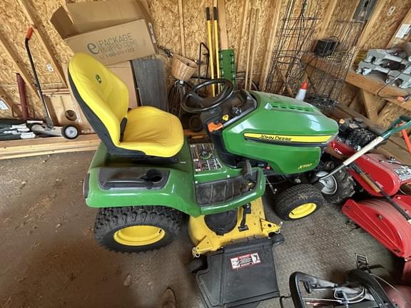 Image of John Deere X590 equipment image 4