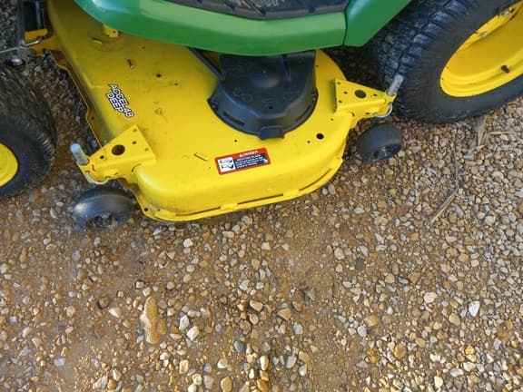 Image of John Deere X590 equipment image 3