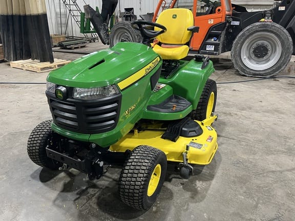 2021 John Deere X730 Equipment Image0
