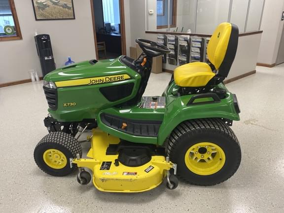 Image of John Deere X730 equipment image 1