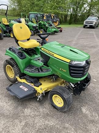 Image of John Deere X730 equipment image 1