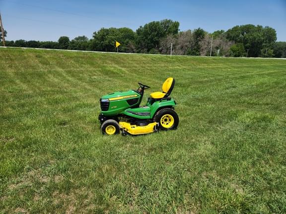 Image of John Deere X730 equipment image 1
