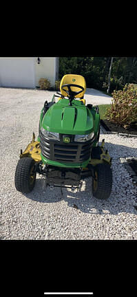 Image of John Deere X734 equipment image 1