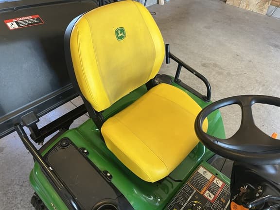 Image of John Deere X738 equipment image 4