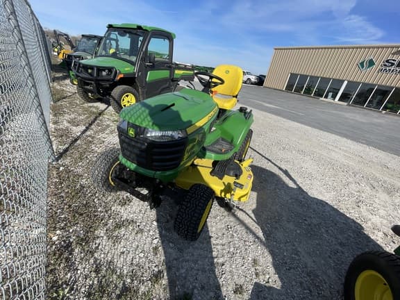 Image of John Deere X738 equipment image 1