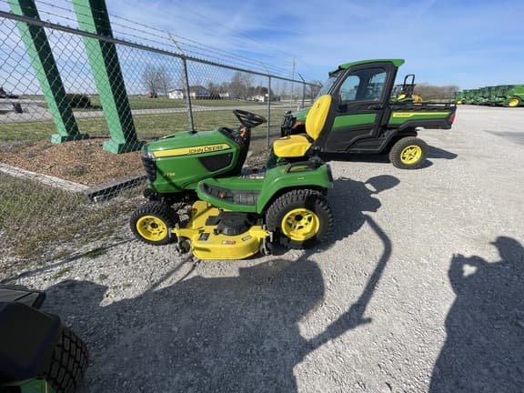 Image of John Deere X738 Primary image