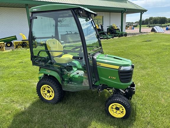 Image of John Deere X739 equipment image 1