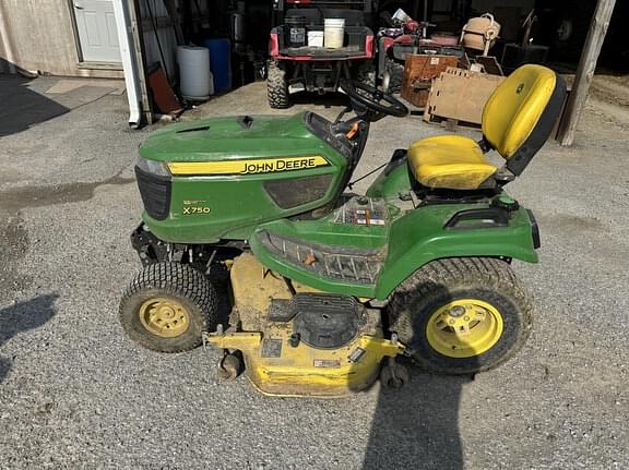 Image of John Deere X750 equipment image 1