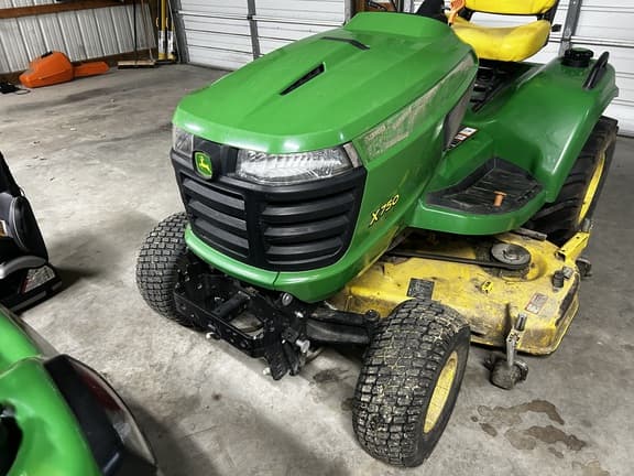 Image of John Deere X750 equipment image 3