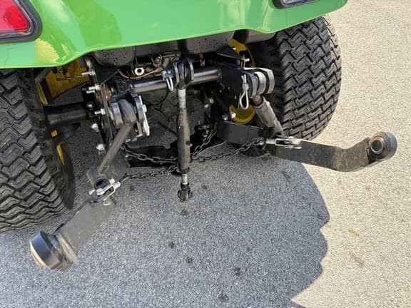 Image of John Deere X754 equipment image 3