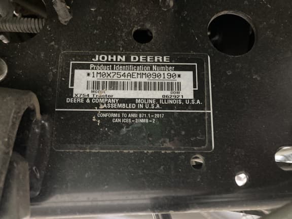 Image of John Deere X754 equipment image 1