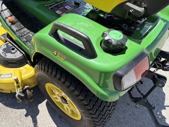 Image of John Deere X754 equipment image 2