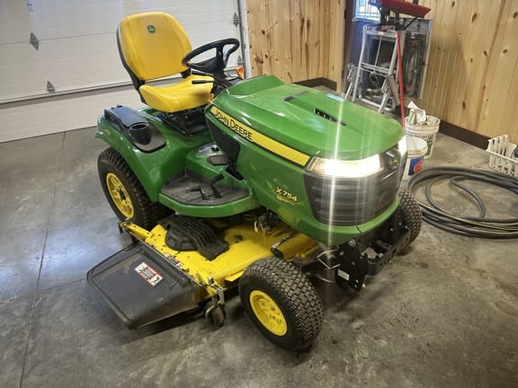 2021 John Deere X754 Equipment Image0