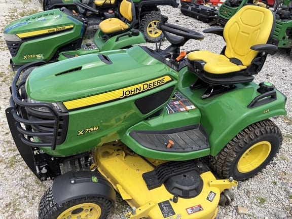 2021 John Deere X758 Equipment Image0