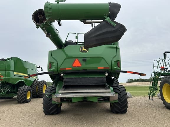 Image of John Deere X9 1000 equipment image 2