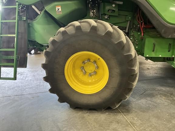 Image of John Deere X9 1000 equipment image 4