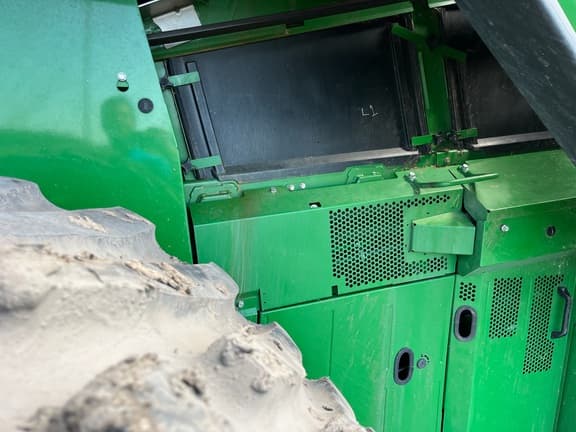 Image of John Deere X9 1100 equipment image 2