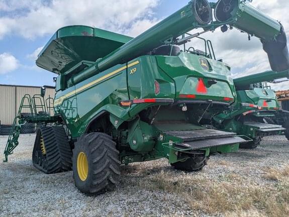 Image of John Deere X9 1100 equipment image 4