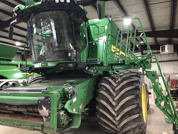 Image of John Deere X9 1100 equipment image 1