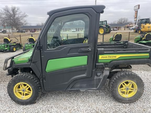 Image of John Deere XUV 835M equipment image 1