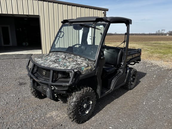 2021 John Deere XUV 835M Equipment Image0