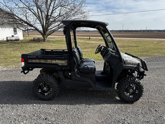 Image of John Deere XUV 835M equipment image 3
