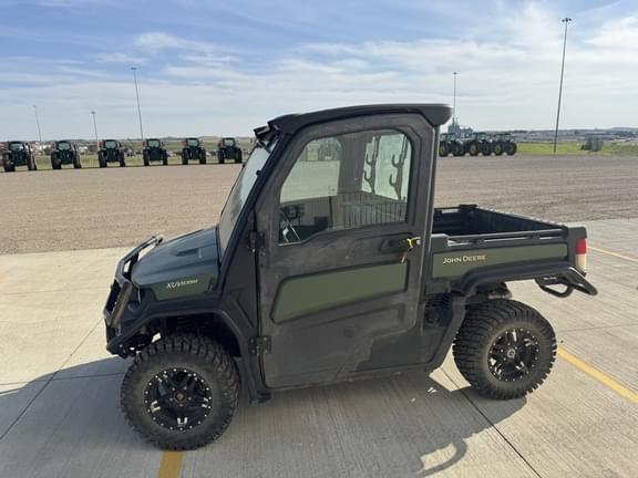 Image of John Deere XUV 835M equipment image 2