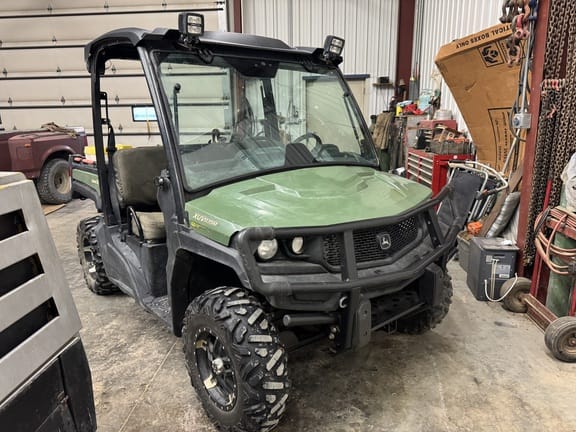 2021 John Deere XUV 835M Equipment Image0