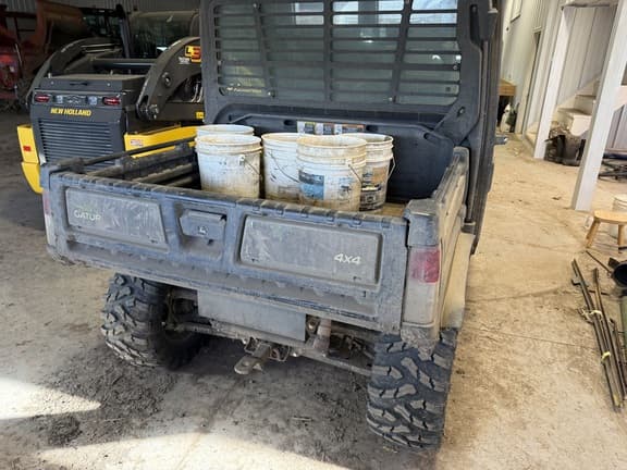 Image of John Deere XUV 835M equipment image 4