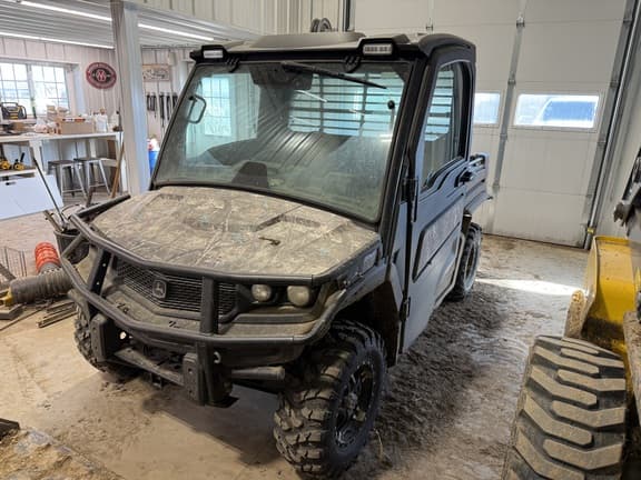 Image of John Deere XUV 835M equipment image 2