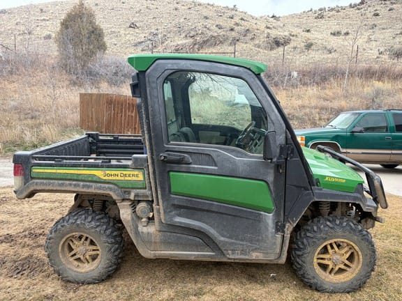 2021 John Deere XUV 835R Equipment Image0