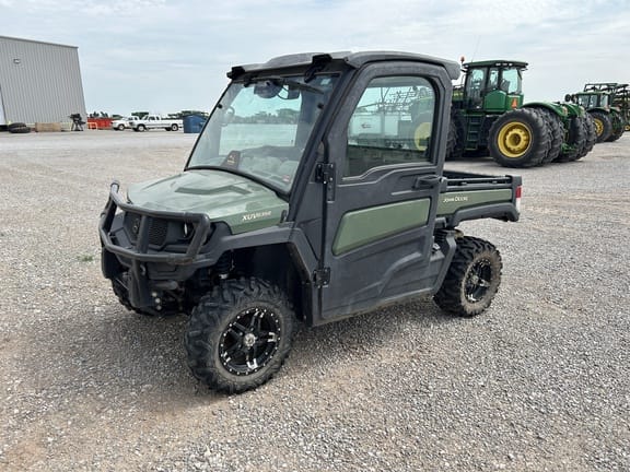 2021 John Deere XUV 835R Equipment Image0