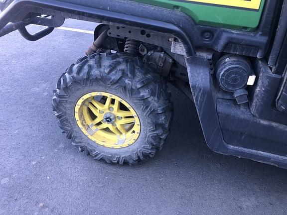 Image of John Deere XUV 835R equipment image 2